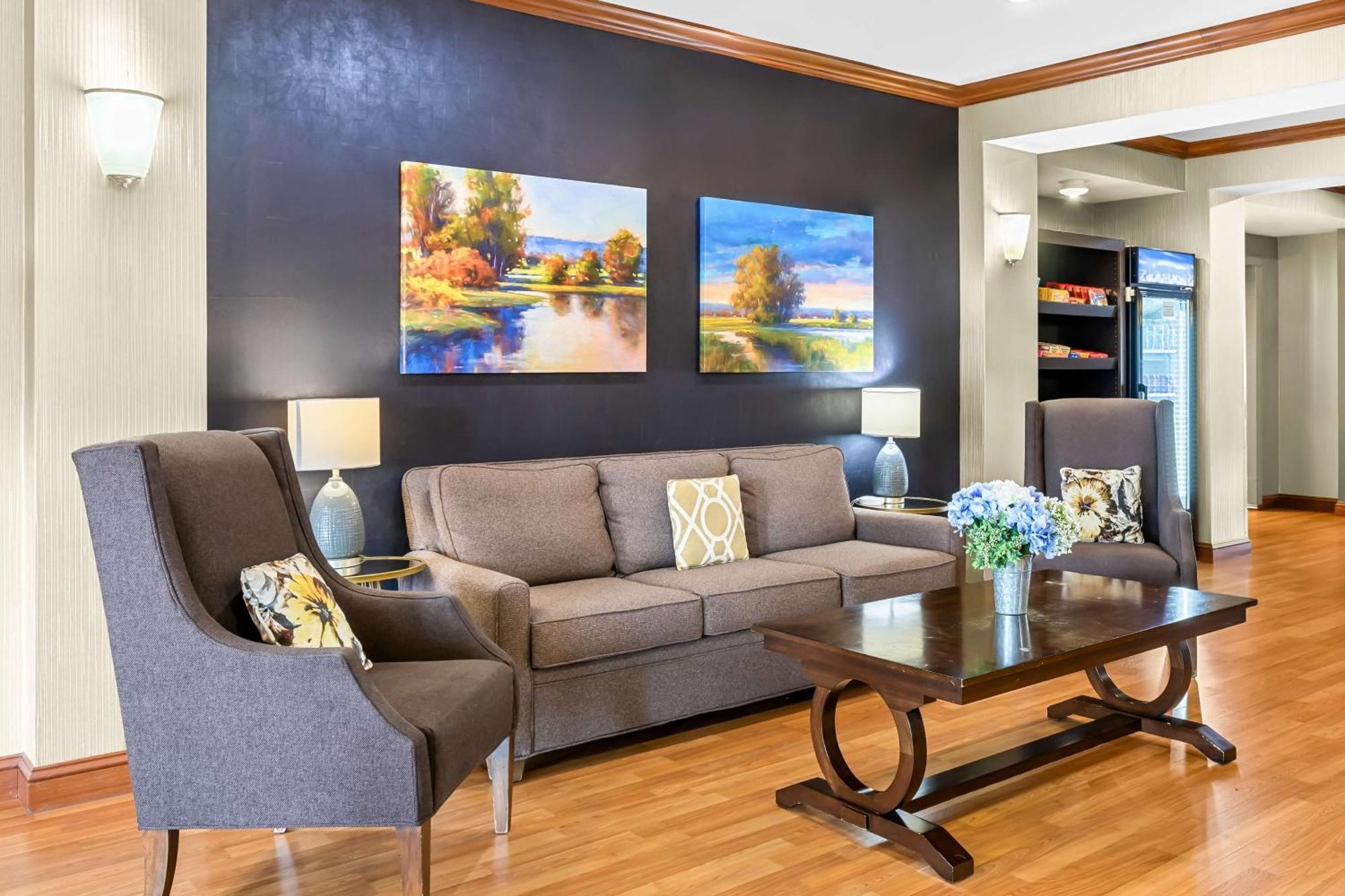 Best Western Legacy Inn & Suites Beloit/South Beloit Bagian luar foto
